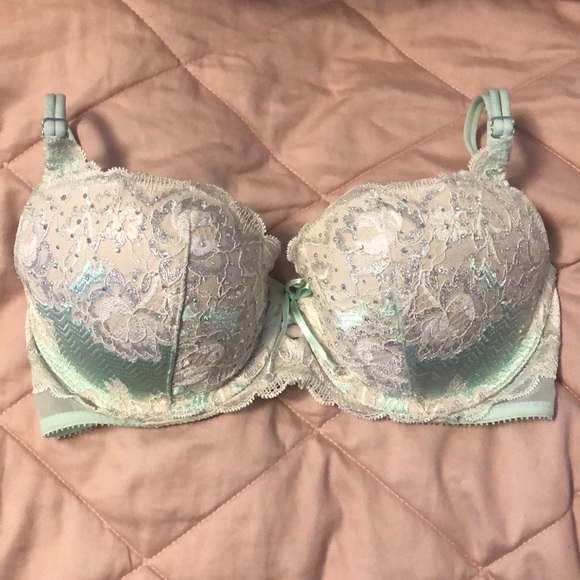 Victoria’s Secret Limited Addition PushUp Bra - Picture 2 of 6